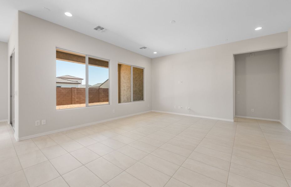 Spacious, unfurnished interior of a new home in Artisan at Asante, Surprise (Image 23).