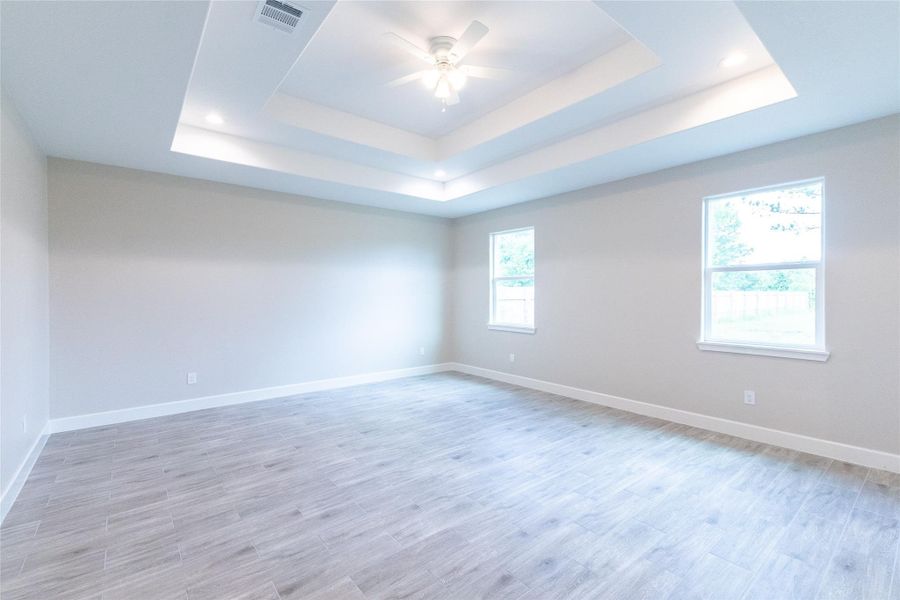 Spacious, unfurnished interior of a new home in , Cleveland (Image 24).