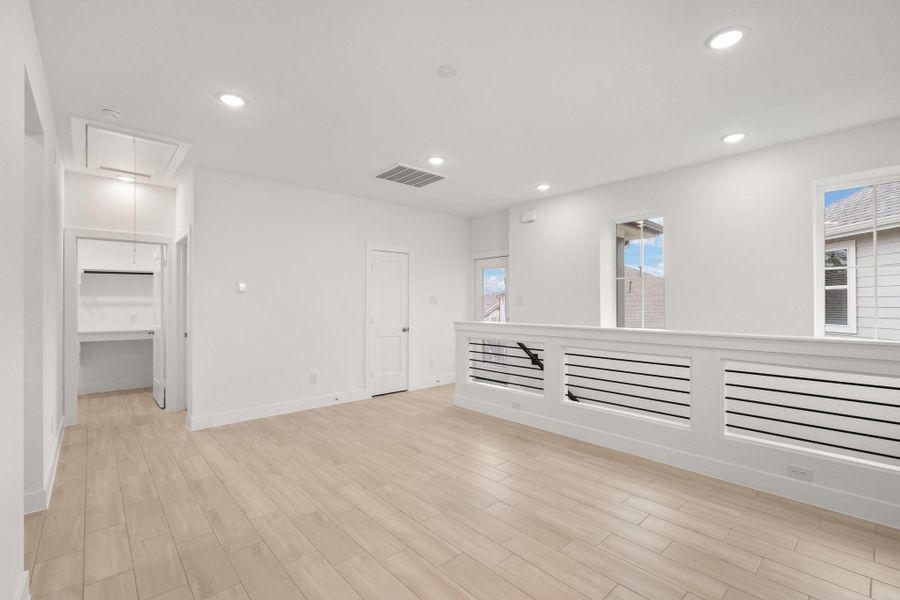 Spacious, unfurnished interior of a new home in Elyson, Katy (Image 14).