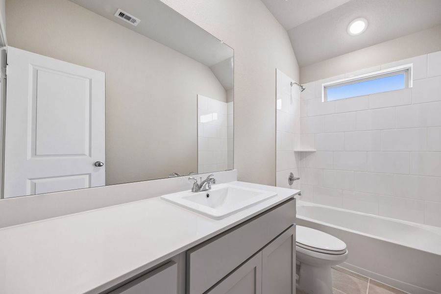 Furnished interior view inside a new home in Riviera Pines, Huffman (Image 11). Furnished interior view inside a new home in Riviera Pines, Huffman (Image 11).