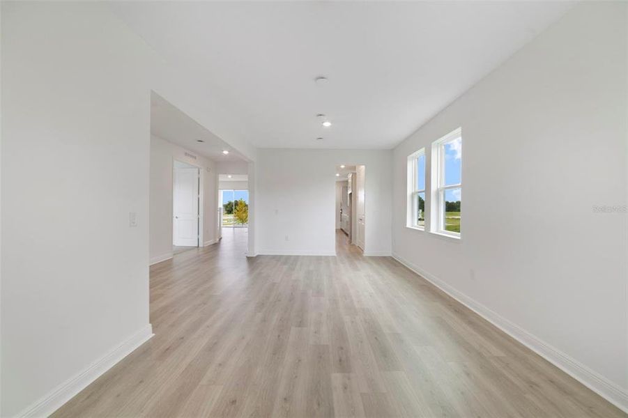 Spacious, unfurnished interior of a new home in Vintner Reserve, Clermont (Image 19).