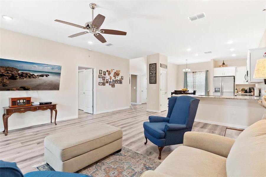 Furnished interior view inside a new home in , Umatilla (Image 8).