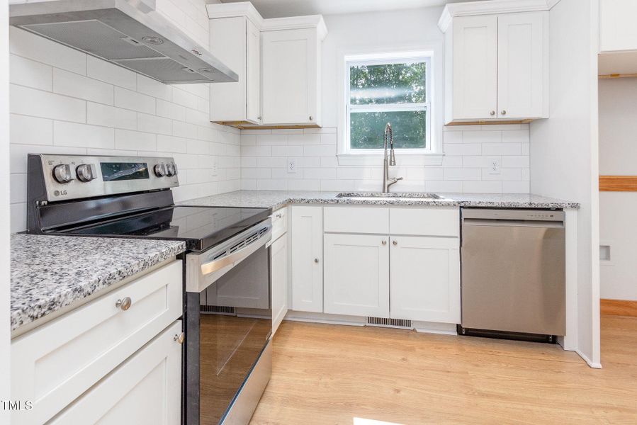 011_img_1974-edit_671 011_img_1974-edit_671