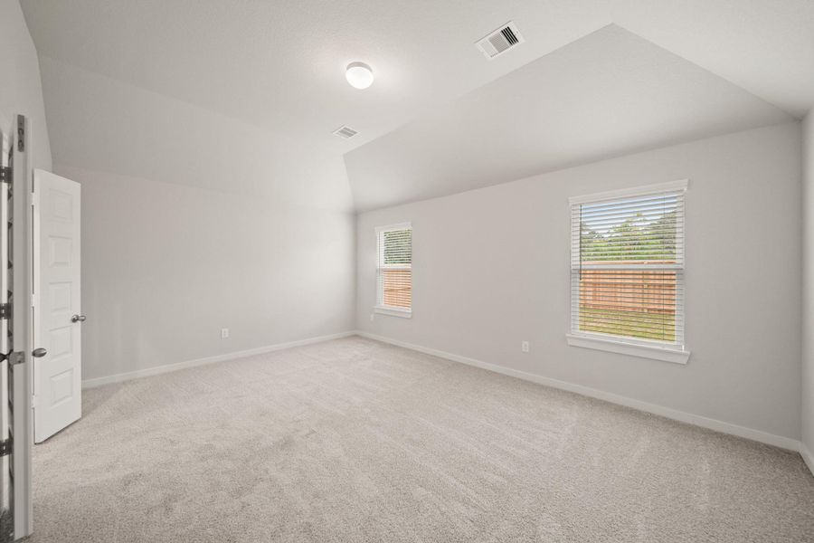 Spacious, unfurnished interior of a new home in Barton Creek Ranch, Conroe (Image 21). Spacious, unfurnished interior of a new home in Barton Creek Ranch, Conroe (Image 21).