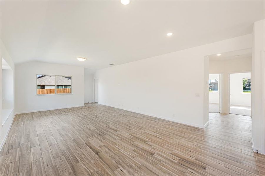 Spacious, unfurnished interior of a new home in Bear Creek Elements, Lavon (Image 22).