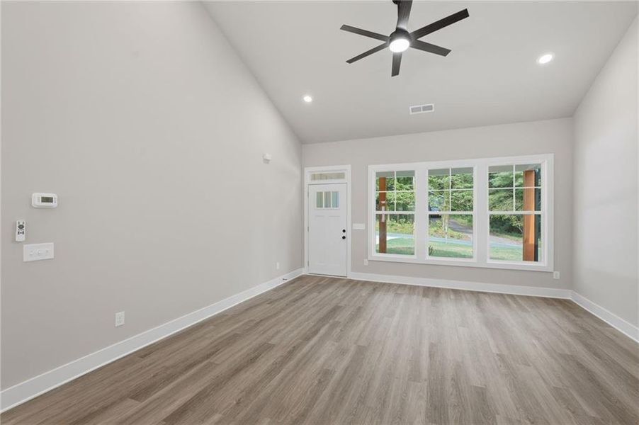 Spacious, unfurnished interior of a new home in , Gainesville (Image 15).