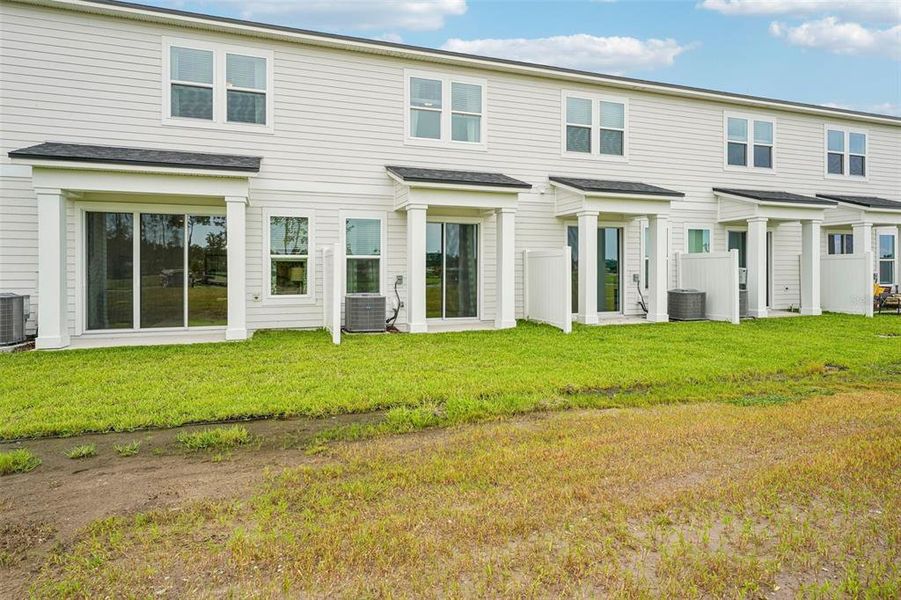 Exterior details and patio area of a home in Bartram Meadows, Jacksonville (Image 3).