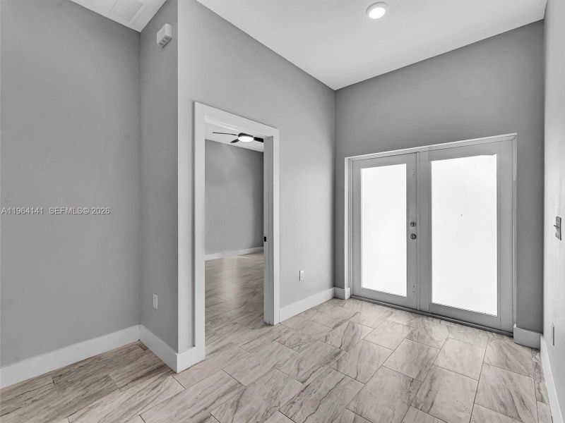 Spacious, unfurnished interior of a new home in , Fort Pierce (Image 47).