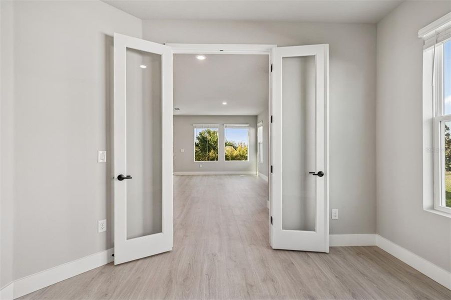 Spacious, unfurnished interior of a new home in North River Ranch – Townhomes, Parrish (Image 37).