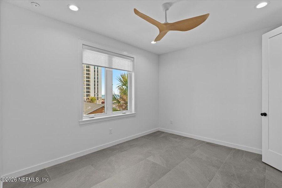 Spacious, unfurnished interior of a new home in , Jacksonville Beach (Image 24).