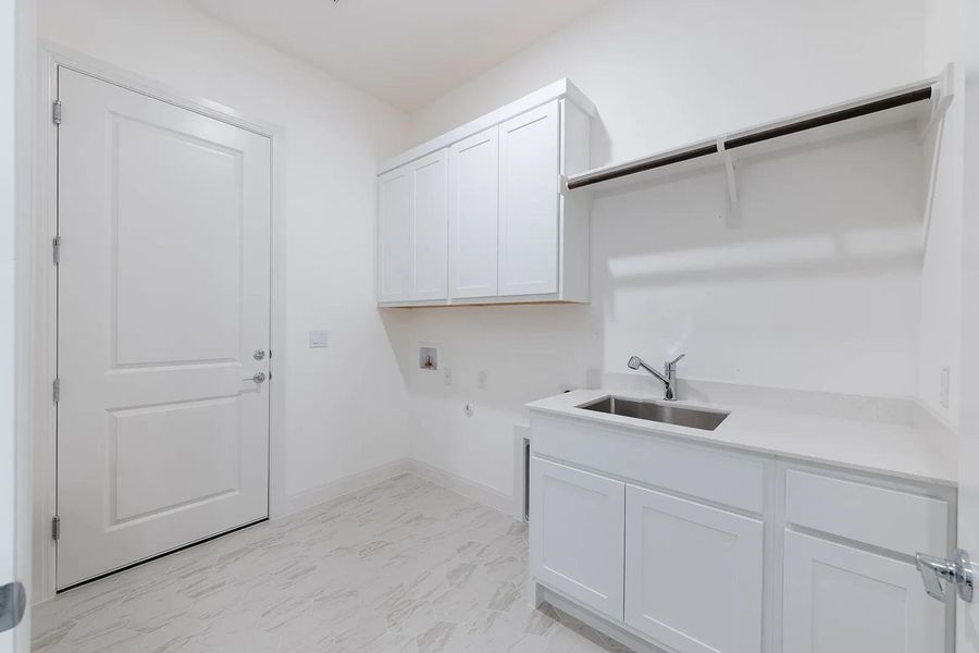 Bristol C laundry room