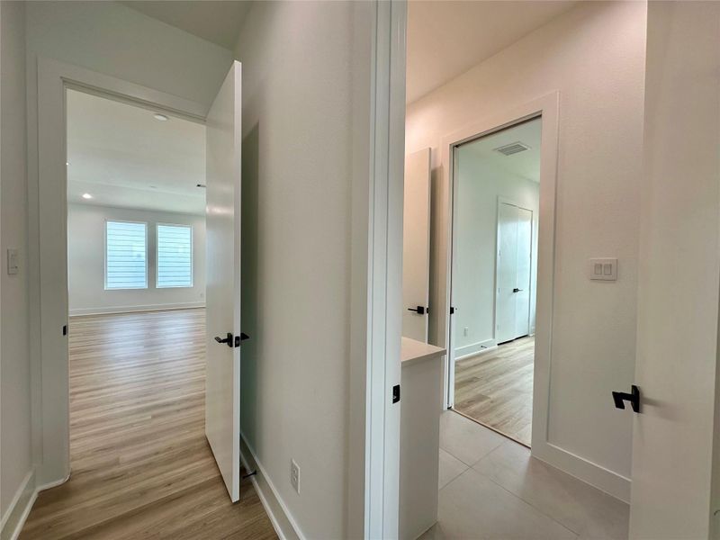 Spacious, unfurnished interior of a new home in , Missouri City (Image 29).