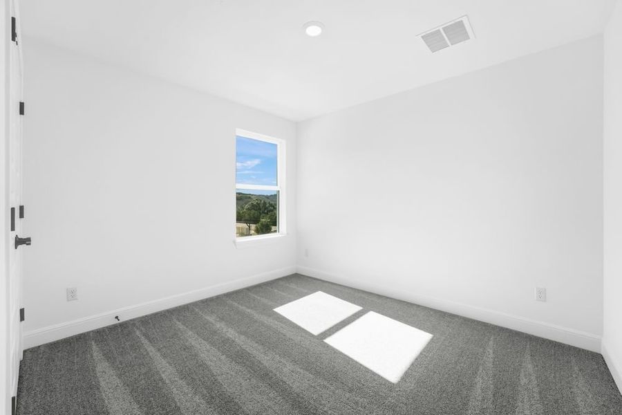 Spacious, unfurnished interior of a new home in Travisso, Leander (Image 17).