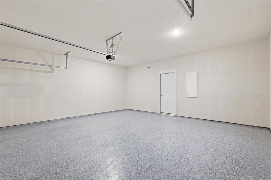 Spacious, unfurnished interior of a new home in , Arlington (Image 27).