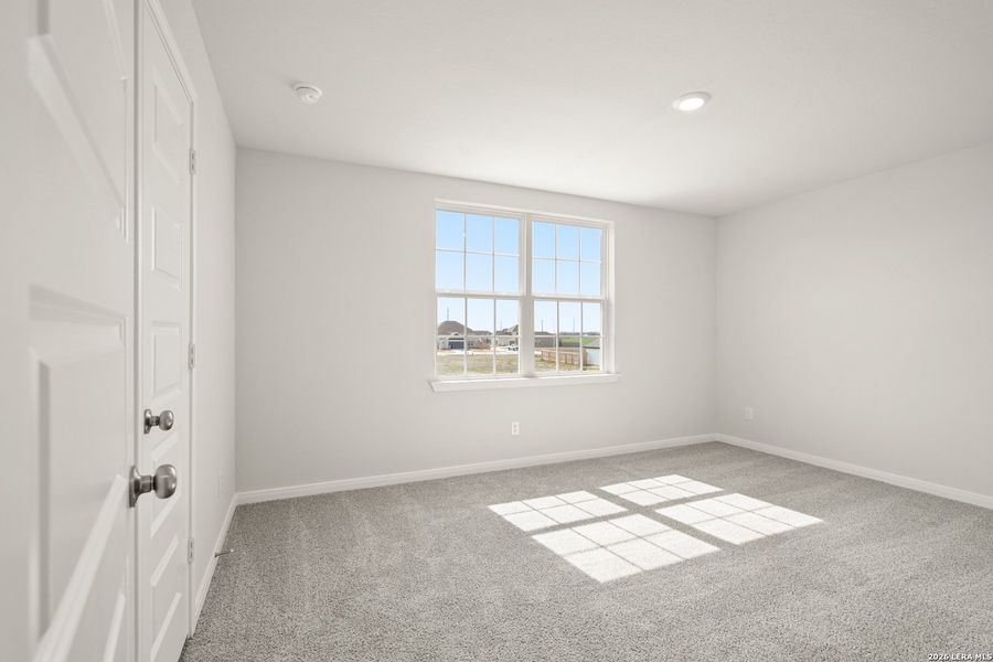 Spacious, unfurnished interior of a new home in Swenson Heights, Seguin (Image 21).