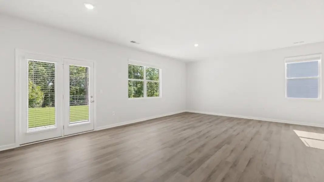 Spacious, unfurnished interior of a new home in Oconee Overlook, Gainesville (Image 24). Spacious, unfurnished interior of a new home in Oconee Overlook, Gainesville (Image 24).