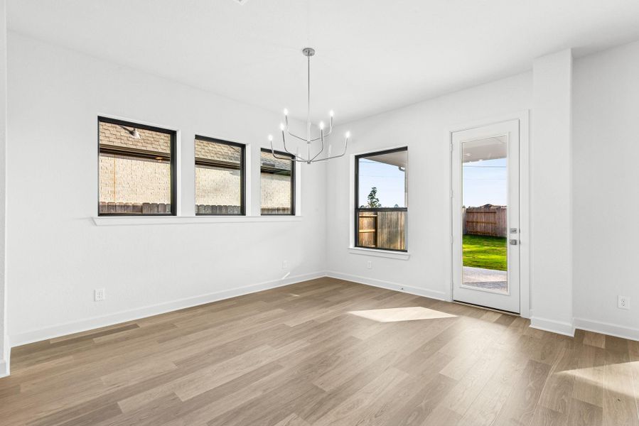 Spacious, unfurnished interior of a new home in ARTAVIA - Parkview Collection, Conroe (Image 27).