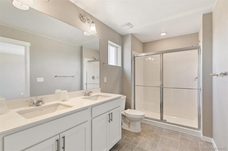 Furnished interior view inside a new home in Settlers Crossing, Commerce City (Image 9). Furnished interior view inside a new home in Settlers Crossing, Commerce City (Image 9).
