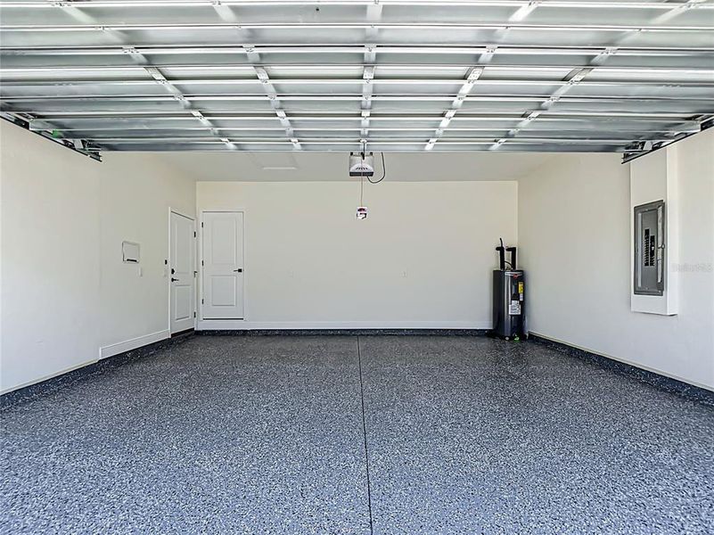 Spacious, unfurnished interior of a new home in , Lehigh Acres (Image 40).