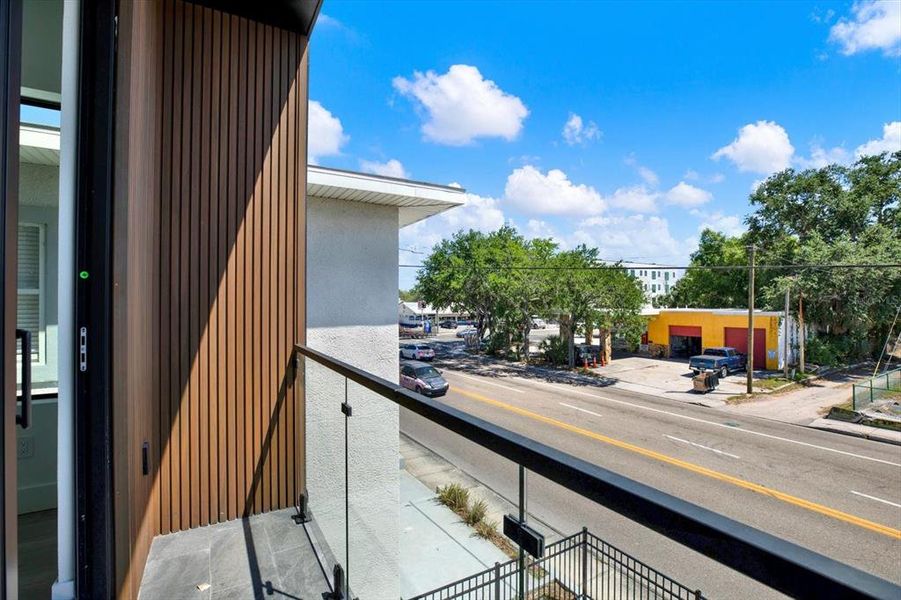 Exterior details and patio area of a home in , St. Petersburg (Image 22).