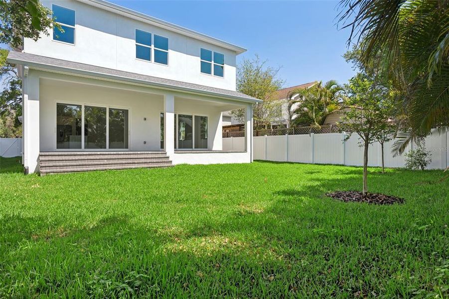 Exterior details and patio area of a home in , Tampa (Image 3).