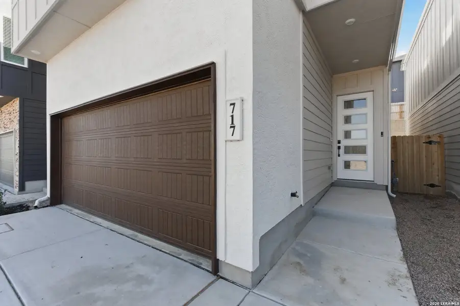 Exterior details and patio area of a home in Rose Hill, San Antonio (Image 3).
