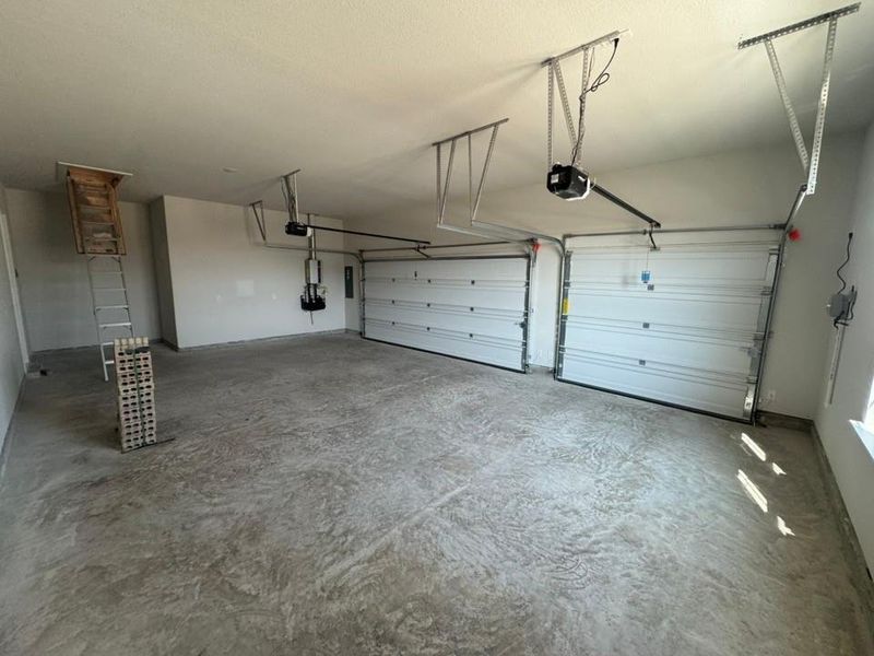 Spacious, unfurnished interior of a new home in Creekview Addition, Van Alstyne (Image 18).