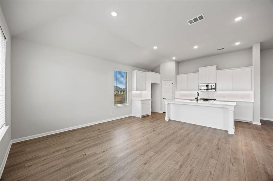 9-web-or-mls-1422-red-clover-ave