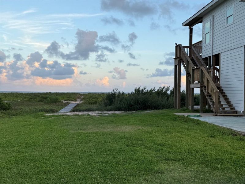 Convenient access to beach. Convenient access to beach.