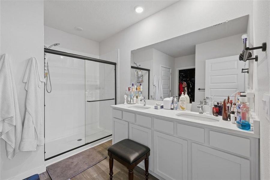 Furnished interior view inside a new home in , Bradenton (Image 7).