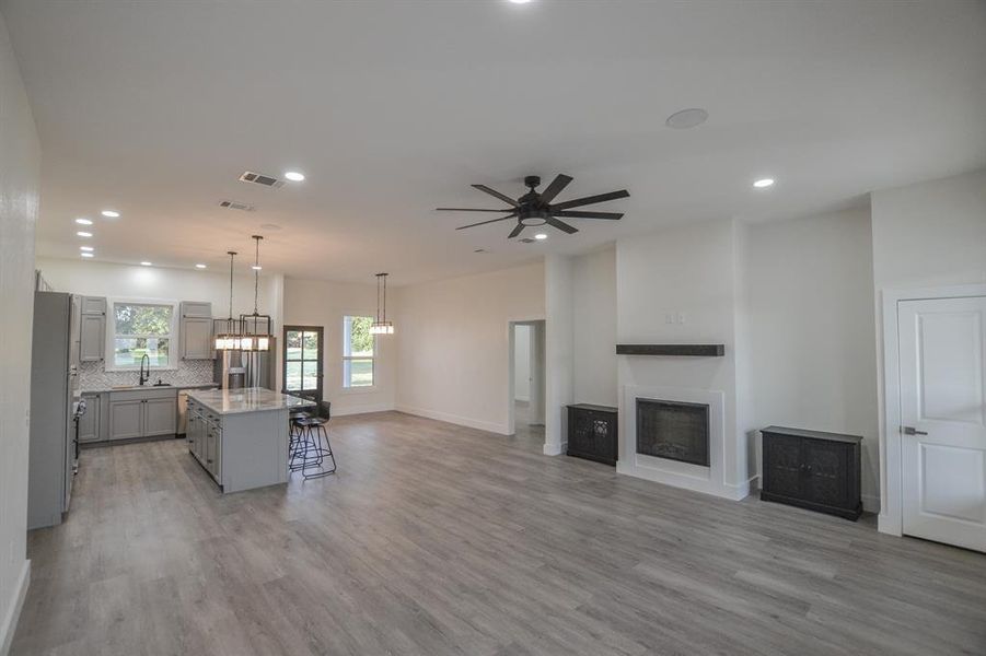 Spacious, unfurnished interior of a new home in , Malakoff (Image 14). Spacious, unfurnished interior of a new home in , Malakoff (Image 14).