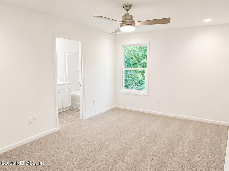Spacious, unfurnished interior of a new home in , Jacksonville (Image 12).