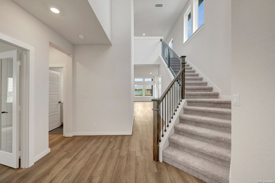 Spacious, unfurnished interior of a new home in Mayfair - Select Garden Series, New Braunfels (Image 15).