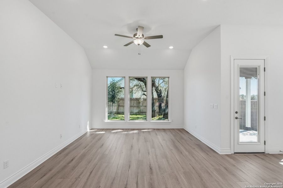 Spacious, unfurnished interior of a new home in Bison Ridge, San Antonio (Image 27). Spacious, unfurnished interior of a new home in Bison Ridge, San Antonio (Image 27).