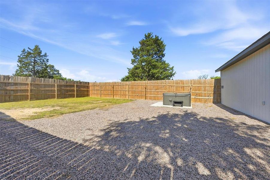 Exterior details and patio area of a home in , Gainesville (Image 24).