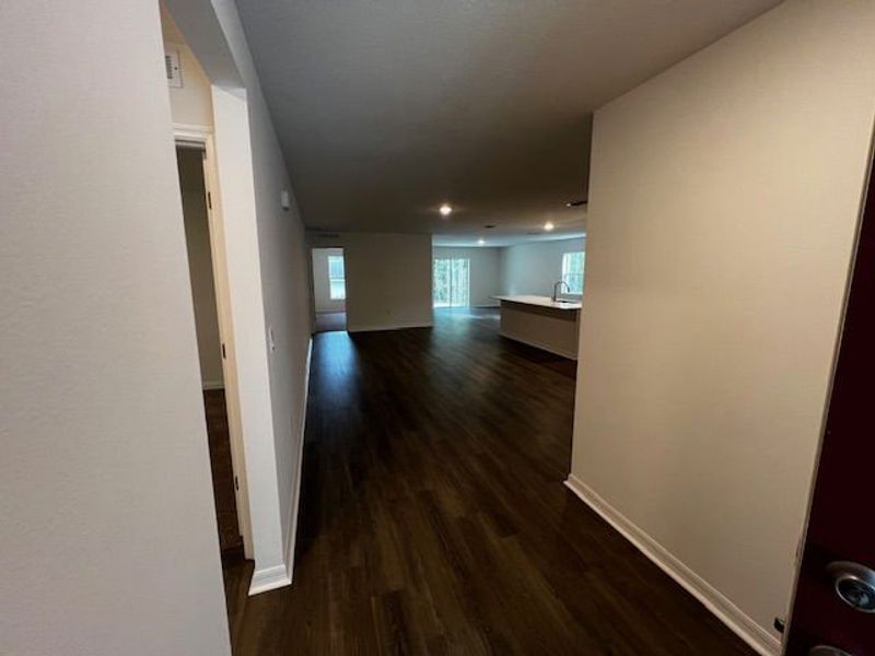 Spacious, unfurnished interior of a new home in Citrus Springs, Citrus Springs (Image 6).