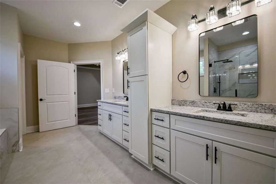 Furnished interior view inside a new home in , Mansfield (Image 11).