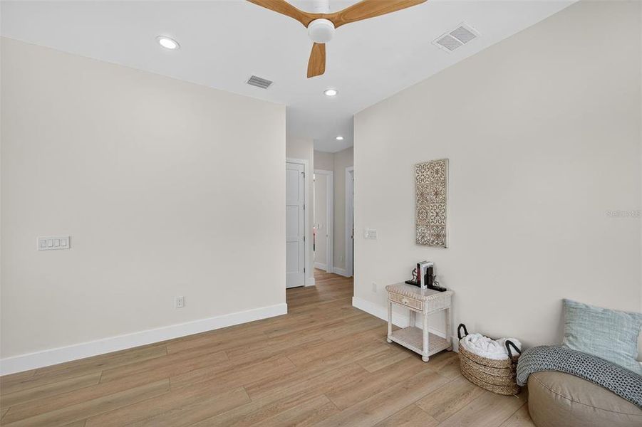 Furnished interior view inside a new home in , St. Petersburg (Image 38).