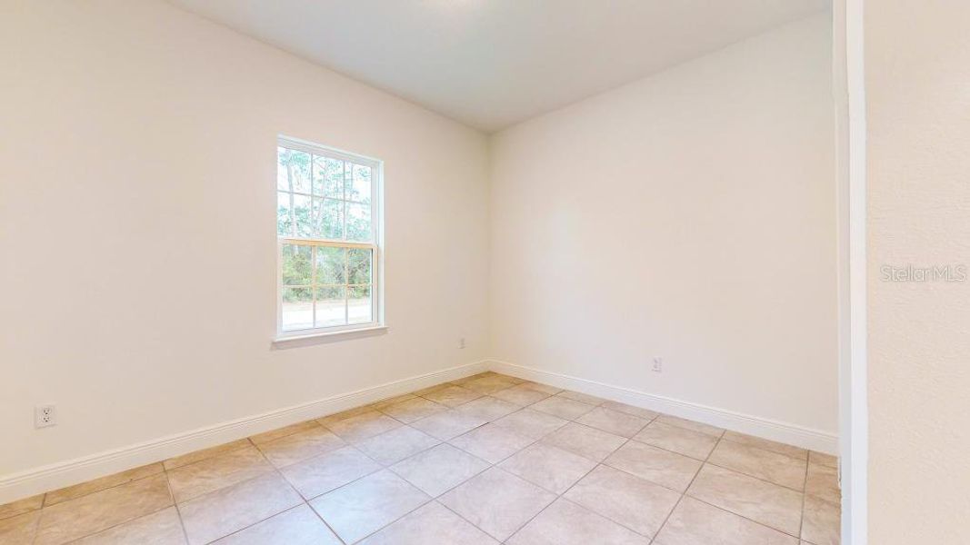 Spacious, unfurnished interior of a new home in , Dunnellon (Image 18).