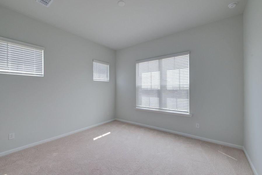 Spacious, unfurnished interior of a new home in , Charleston (Image 23).