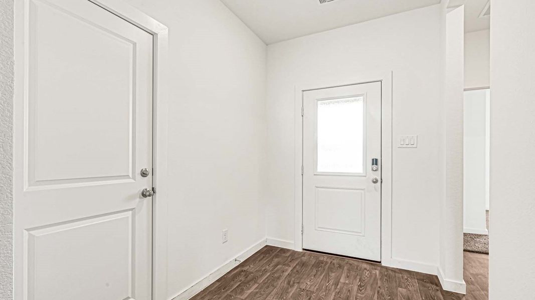 Representative unfurnished interior of a home built from the Midland - X40M by D.R. Horton in Holly Ridge, Rosenberg (Image 17). Representative unfurnished interior of a home built from the Midland - X40M by D.R. Horton in Holly Ridge, Rosenberg (Image 17).