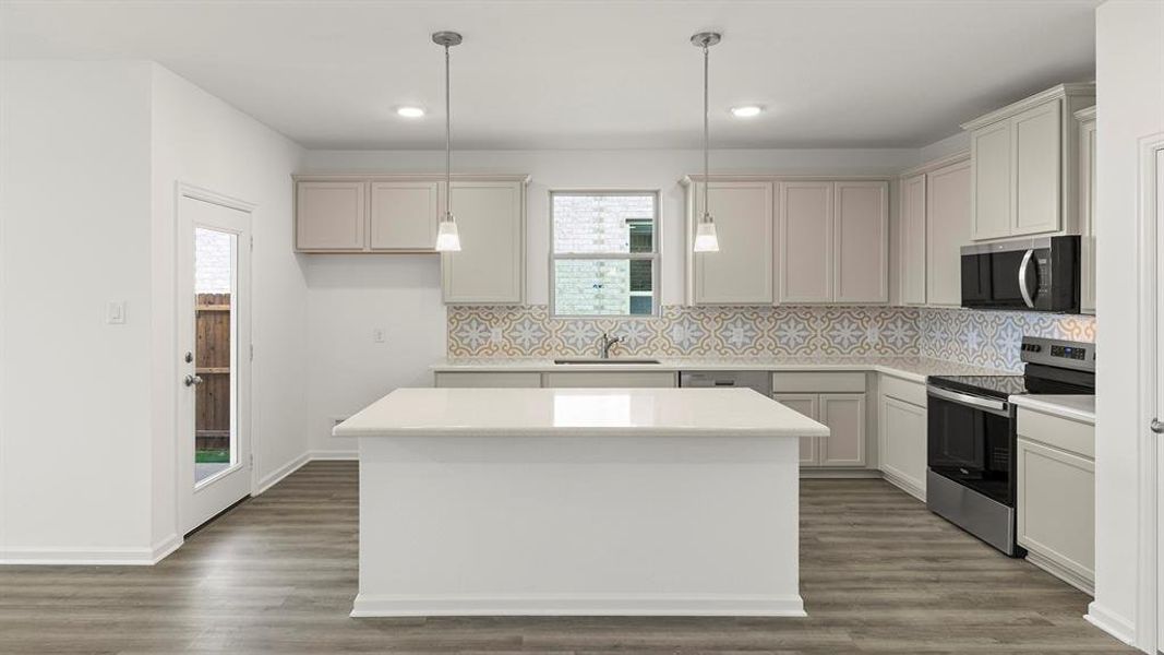 11. 2930 Wagoner - Kitchen