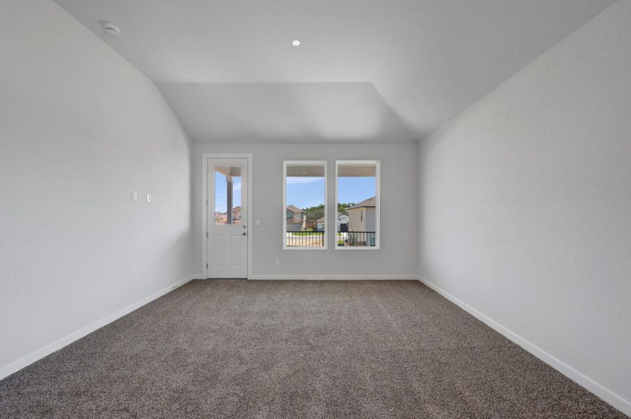 Spacious, unfurnished interior of a new home in The Meadows at Hunters Ranch, San Antonio (Image 30).
