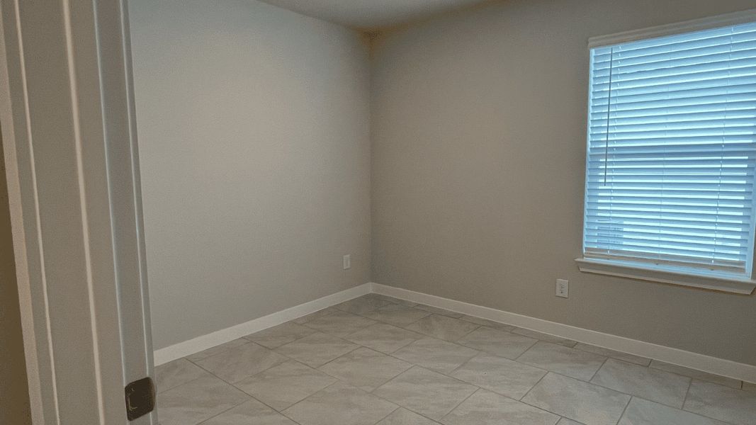 Spacious, unfurnished interior of a new home in Saratoga Crossing, Corpus Christi (Image 11).