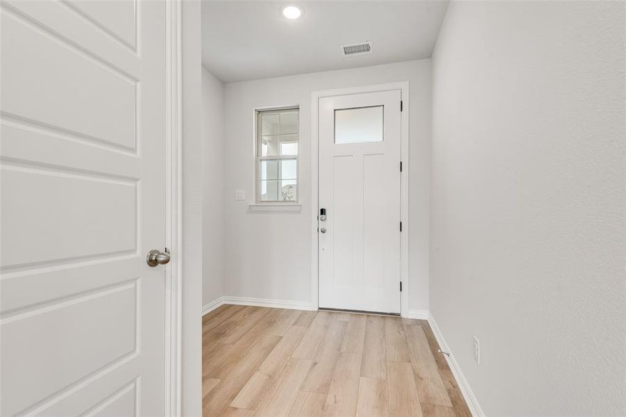 Spacious, unfurnished interior of a new home in Walden Pond, Forney (Image 13). Spacious, unfurnished interior of a new home in Walden Pond, Forney (Image 13).