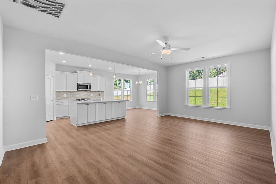Spacious, unfurnished interior of a new home in Hanes Lake, Winston-Salem (Image 16).