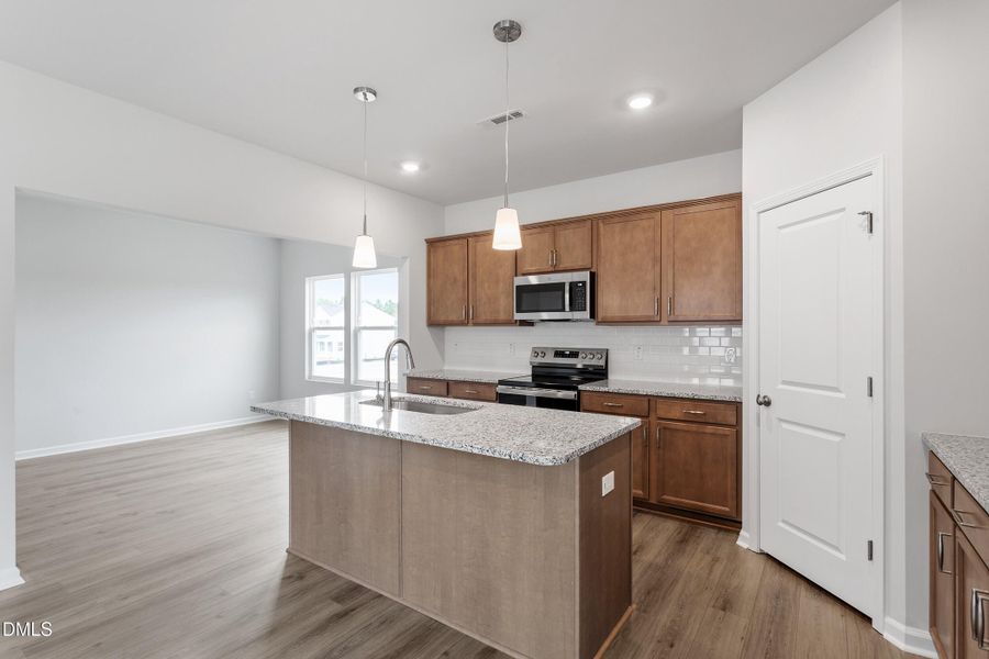 FMWeb10 (1) FMWeb10 (1)