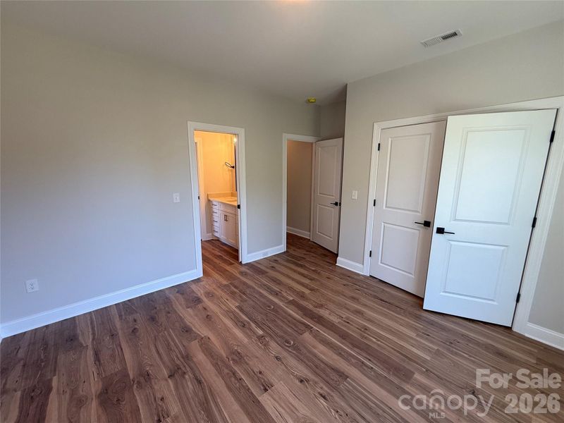 Spacious, unfurnished interior of a new home in , Conover (Image 25).