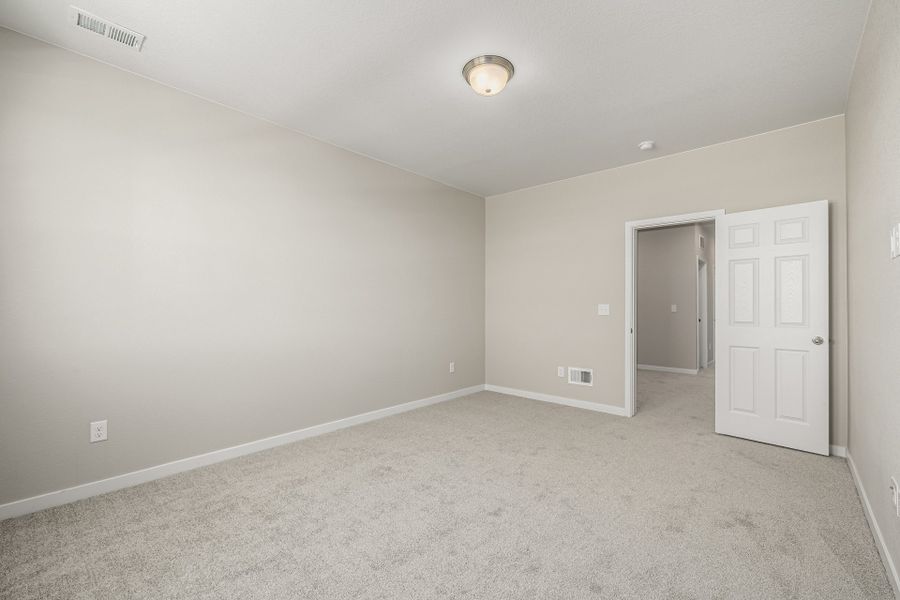 Spacious, unfurnished interior of a new home in Painted Prairie, Aurora (Image 21).