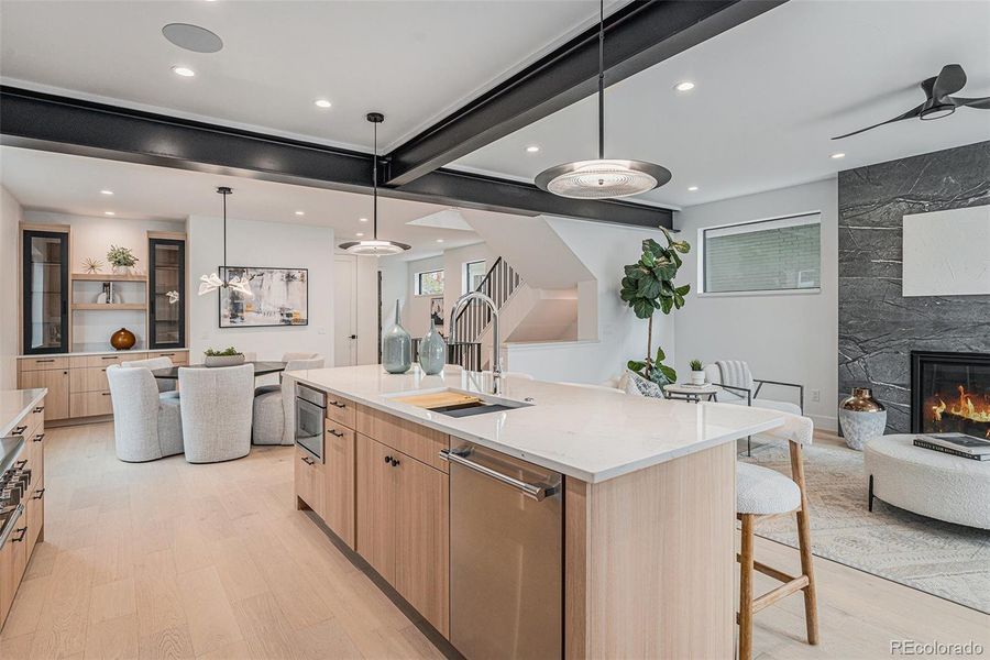 Quartz counters & soft-close cabinets